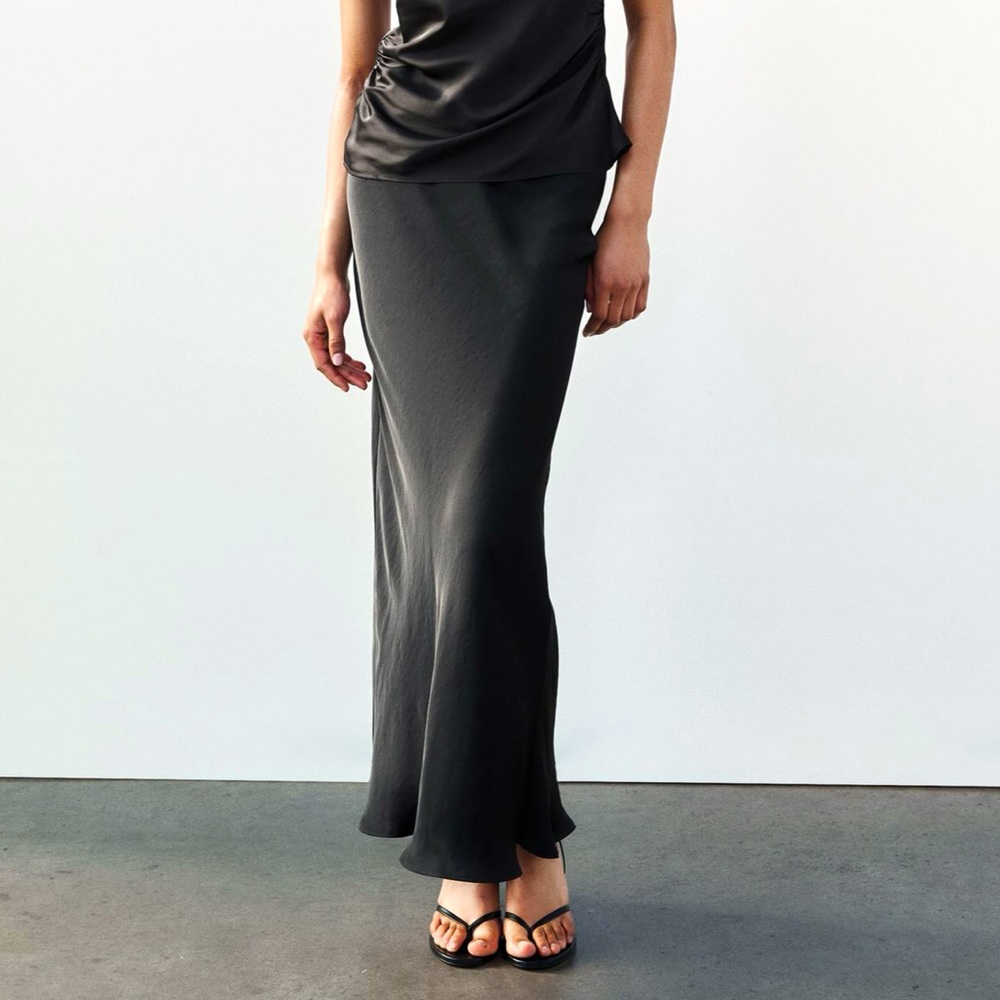 *NWT* ZARA - Black Satin Effect Midi Skirt (S)